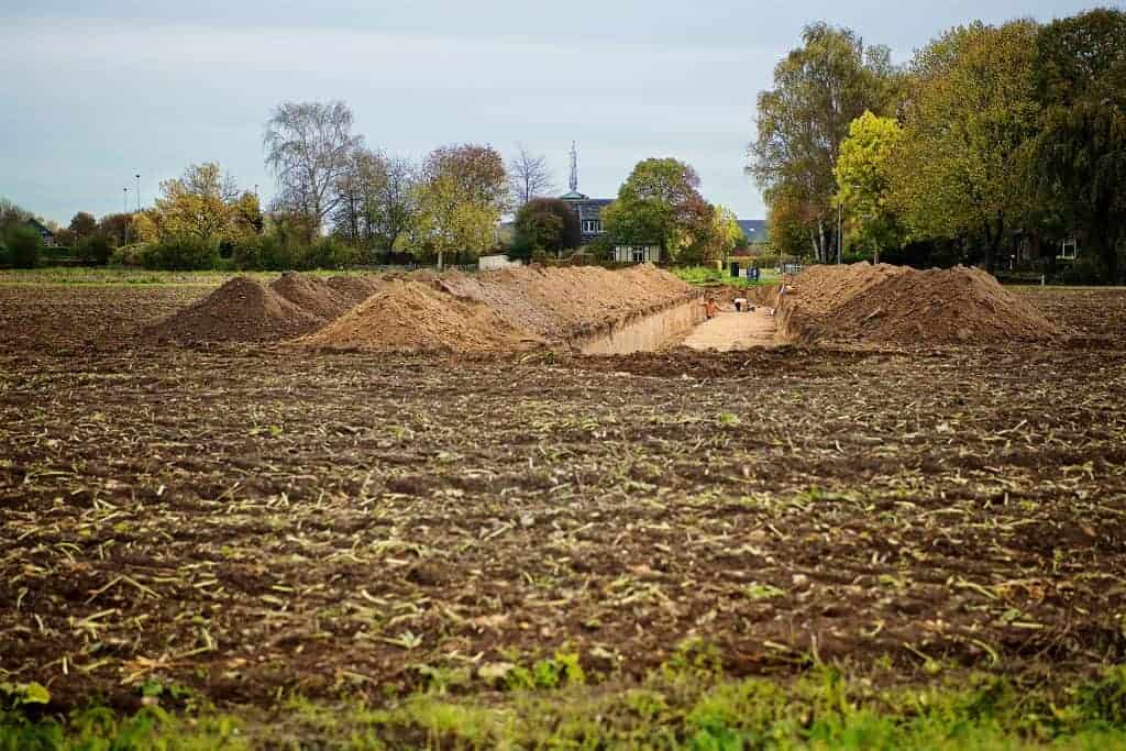 Landbouwgebied op 't Gelders Eiland met voorbereidingen voor nieuwe gewassen.
