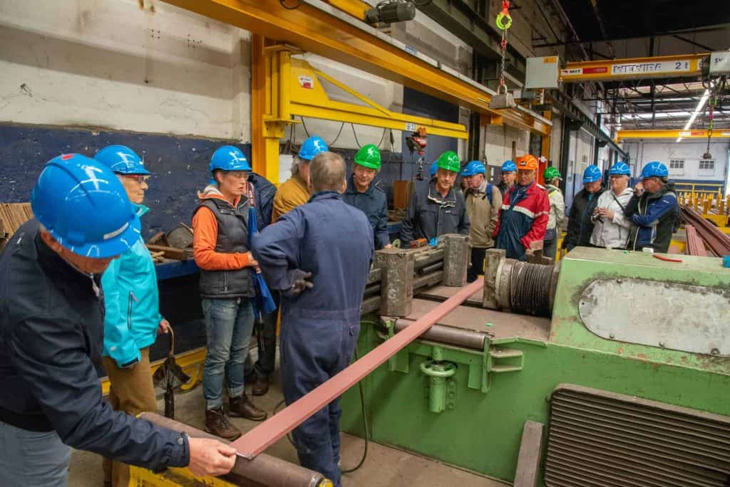 Veiligheidstraining voor werknemers in een industriële werkplaats op 't Gelders Eiland.