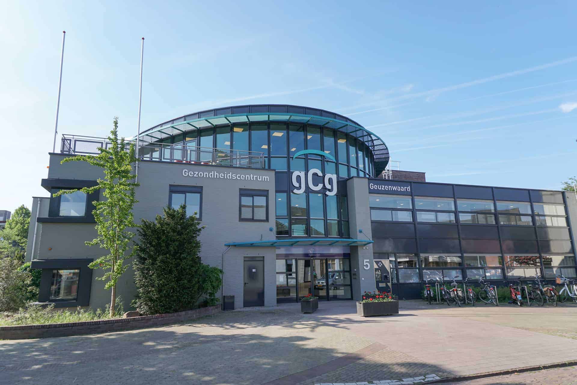 Gezondheidscentrum op 't Gelders Eiland met moderne faciliteiten en gezondheidsdiensten.