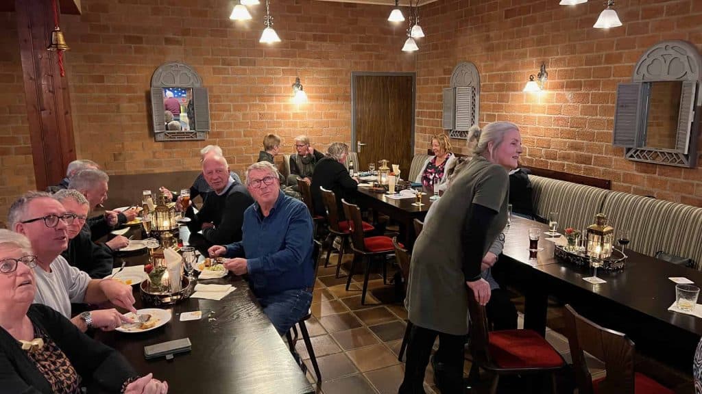 Gezellige kegelavond met vrijwilligers op 't Gelders Eiland.