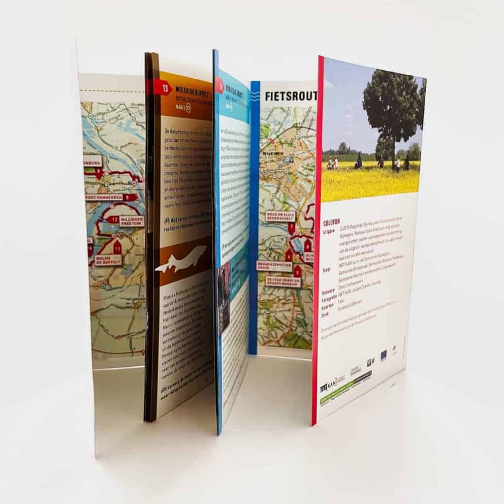 Informatief folder over fietsroutes op 't Gelders Eiland.