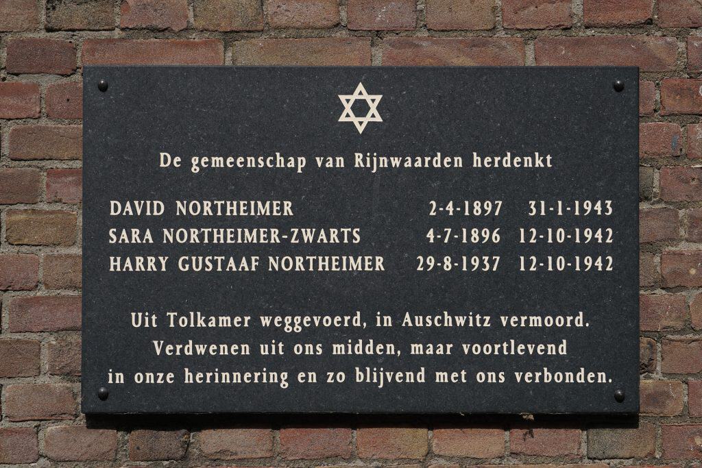 Herdenking Joodse slachtoffers, herinneringsplaquette op 't Gelders Eiland.