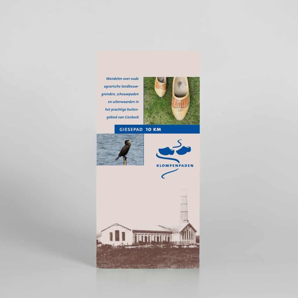 Informatiebord over Giesepad Klompenpad met wandelroutes en iconen.