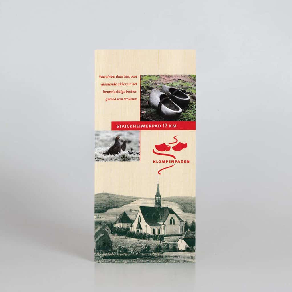 Brochure voor de Klompenpad Staickheimerpad met wandelroute en iconen.