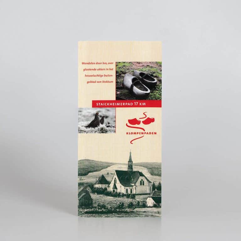 Brochure voor de Klompenpad Staickheimerpad met wandelroute en iconen.