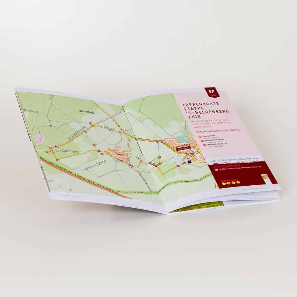 Kaart van wandelroute met topografische details in Montferlandse.