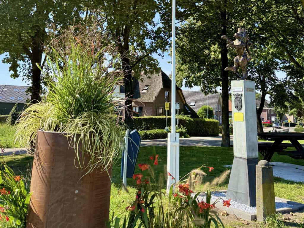 Standbeeld van een leeuw op 't Gelders Eiland in Aerdt.